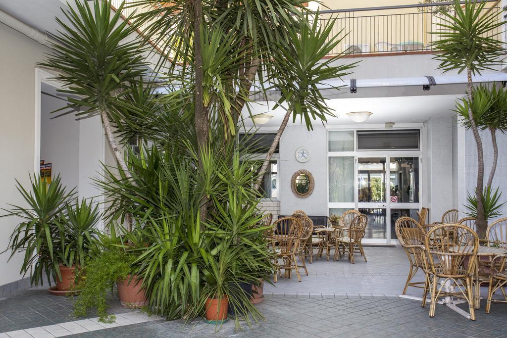 Hotel Lugano Cattolica Kültér fotó