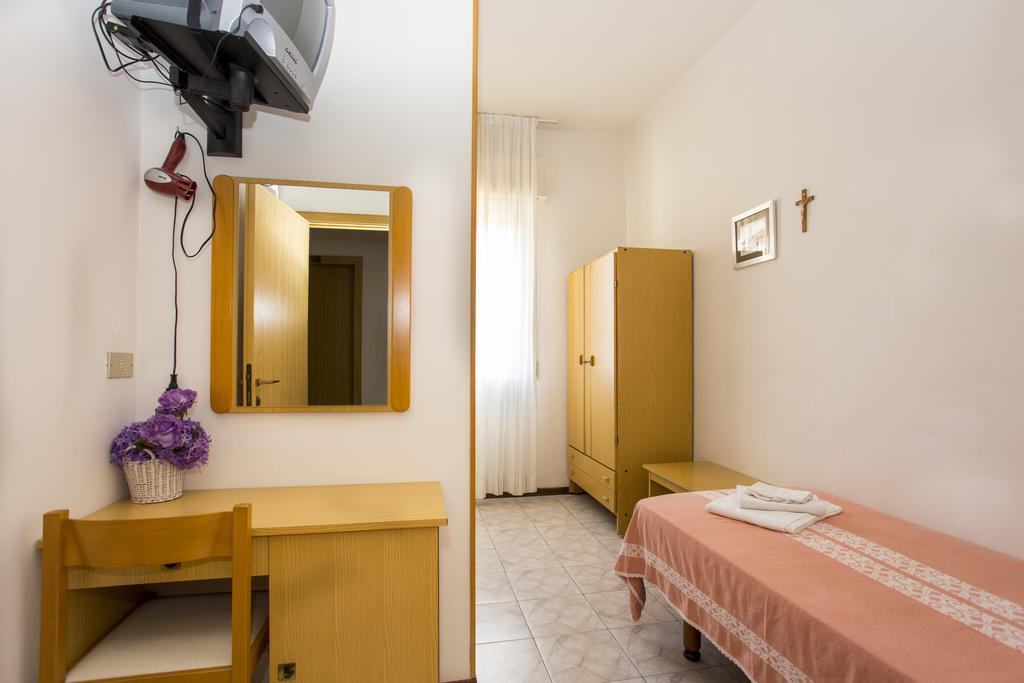 Hotel Lugano Cattolica Szoba fotó
