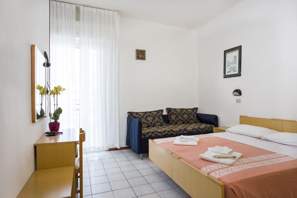 Hotel Lugano Cattolica Szoba fotó